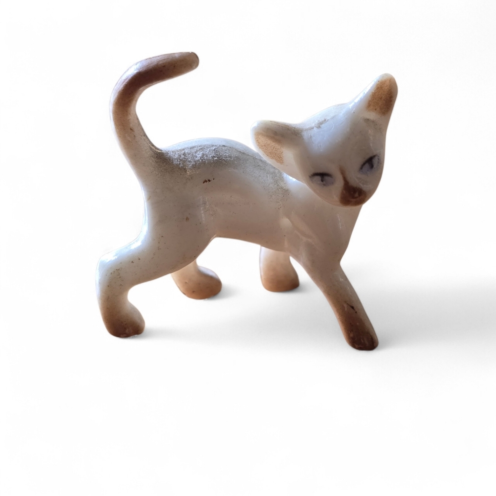 Vintage Hong Kong Mini Cat Figurines Set Cottagecore Kitten Family Decor - Picture 3 of 7